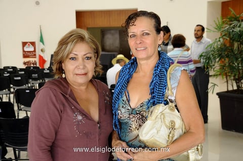 28092013 MARíA JOSEFA MARTEL  y Marisela Ramírez.