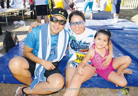 30092013 MUY GUAPAS.  Edith, Fernanda y Andrea.