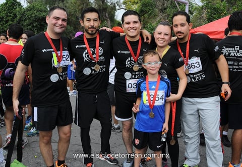 30092013 JORGE,  Ariel, Adán, León, Tania y Santiago.