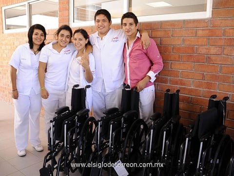 30092013 ELIZABETH,  Gaby, Valeria, Carlos y Humberto.