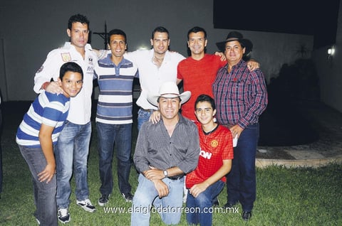30092013 REUNIóN DE AMIGOS.  Albert, Marcelo, Joaquín, Alfredo, Jared, Juan Carlos, Sebastián y Saúl.