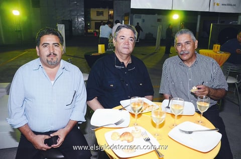 30092013 INAUGURACIóN.  Hugo, Hugo y Jorge.