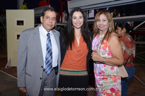 Jesús,  Martha y Ana María.