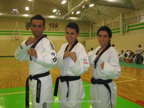 Deportistas.  Érick, Álvaro y Rodolfo Osornio.