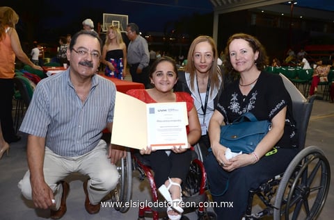 Luis,  Nadia, Mirna y Ruth.
