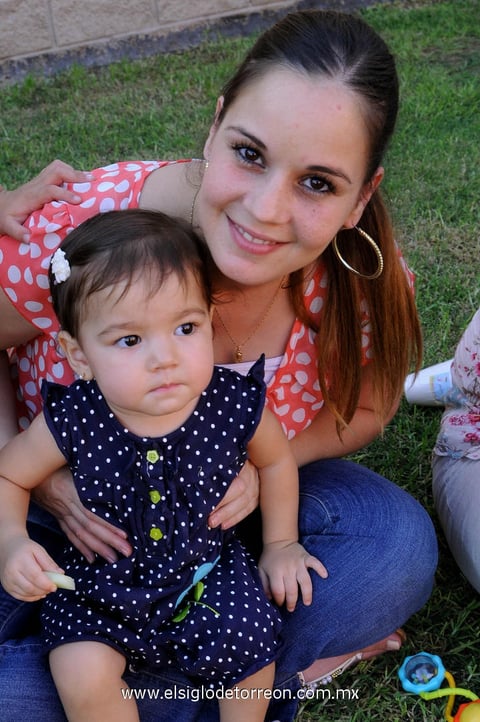 Camila  y Hannia.