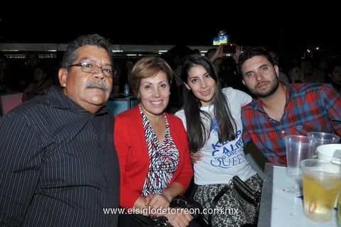 Paulino,  Laura, Gaby y Marco Antonio.