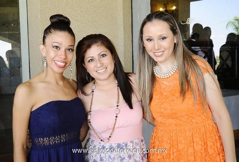 Ale, Lizeth e Ivonne.