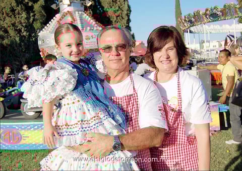 Maribel. Luis Fernando y Maite.