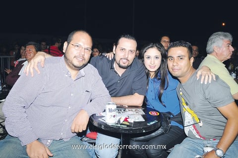Concierto de Queen.  Luis Alberto, Enrique, Fernando y Mary.