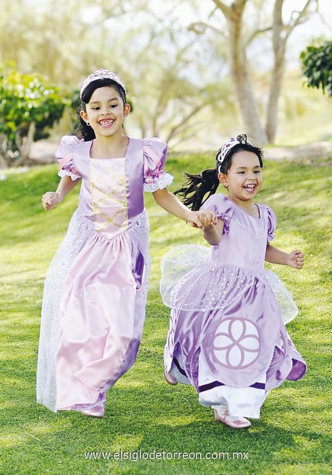 Princesas.  Astrid y Mariángela.