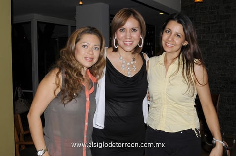 Adis,  Susy y Zaide.