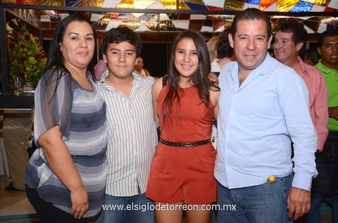 Verónica,  Eduardo, Ana Victoria y Arturo.