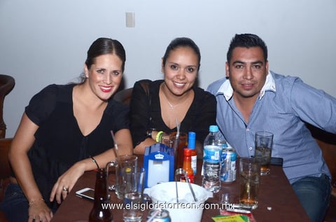 Martha,  Bárbara y Armando.