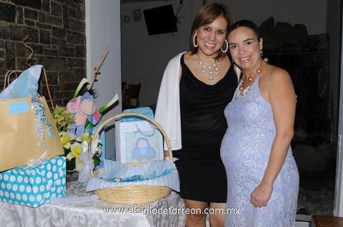 Prenatal.  Susy Armas de Ramírez y Jéssica Carrum de Arias.