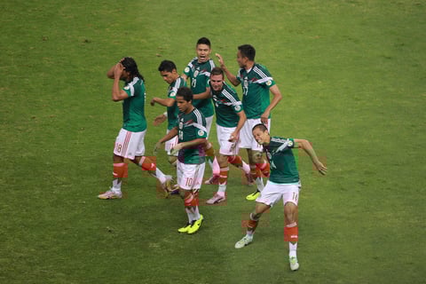 La victoria coloca a México con 11 puntos en el cuarto lugar de la clasificación, debajo de Estados Unidos con 19, Costa Rica con 15 y Honduras con 14, y Panamá se quedó con ocho enteros a falta de una jornada.