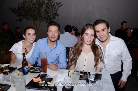 Pilar,  Alejandro, Valeria y Memo.