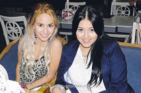 Celebran.  Karina y Michel.