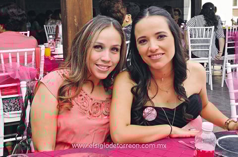 Prenatal.  Karla Márquez y Abby Aguirre.