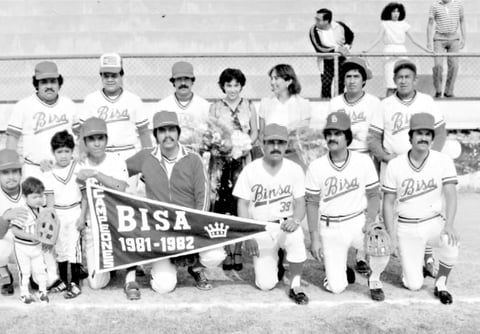 CAMPEONÍ­SIMO BISA "A",  1982: Miguel Ãngel, Guillermo, Eduardo, Luis Daniel, Alfonso Marín, Humberto, Daniel, Francisco, Roberto, Luis Francisco, Miguel y Omar.