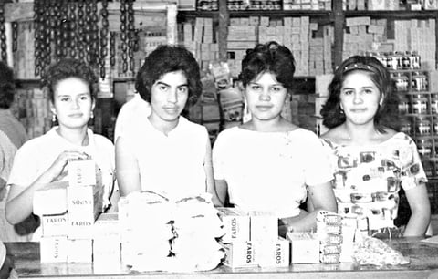 ESTHELA  y amigas.