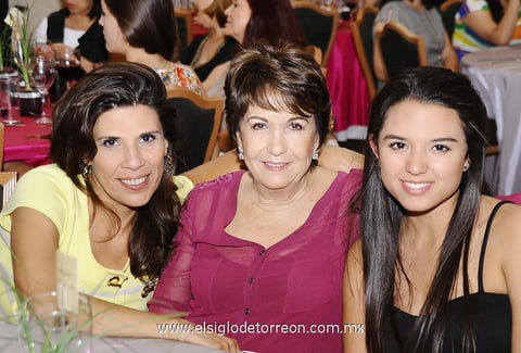 Angélica, Luz María y Daniela.