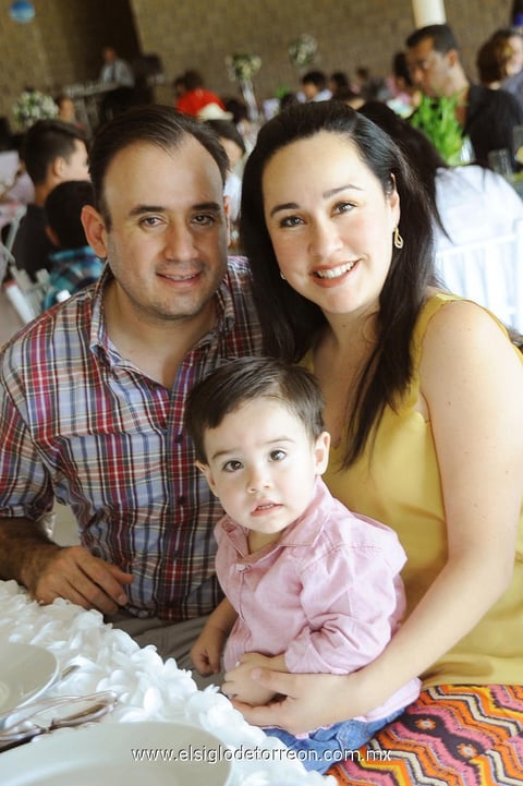 Fernando, Angélica y Luis Fer.