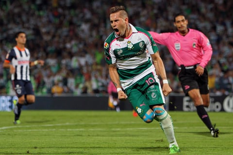 Mauro Cejas no dejó ir su oportunidad y anotó un gran gol dentro del área aprovechando distracciones del equipo rival.