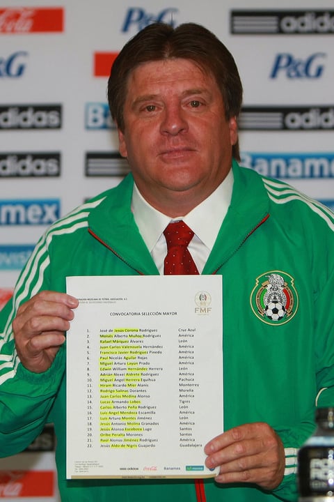 El nuevo DT del Tri reveló su lista de convocados para el partido amistoso ante Finlandia, que cuenta con 10 jugadores del América y aparecen ahora dos Guerreros, Oribe Peralta y Jesús Alonso Escoboza.