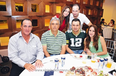 Victoria, José Ángel, Martín, Chuy, Mauricio y Claudia.