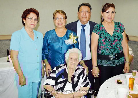 Antonieta Hernández, Beatriz Pérez, José Ramón Ocón, Rosa María Reyes y Carmelita Pérez.