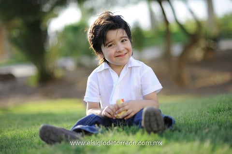 Muy contento.  César Dovalí.