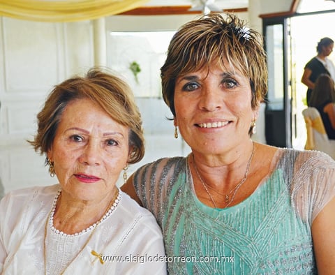 Juanita Mejía de Díaz y Griselda Díaz.