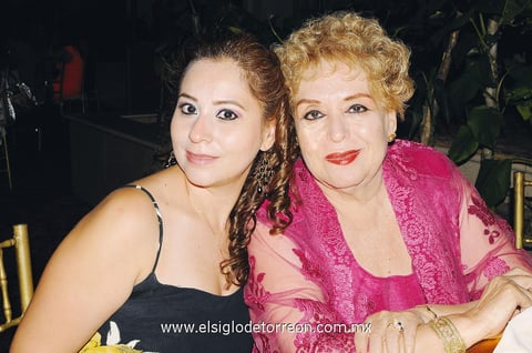 En despedida de soltera.  Edith y Alma Leticia.