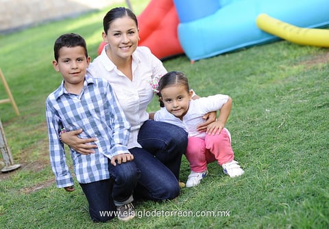Luciano, Salma y Romina.