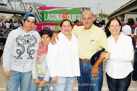 En Laguna Yo Te Quiero.  Alejandro, José Luis, Sileo, Jesús y Silvia.