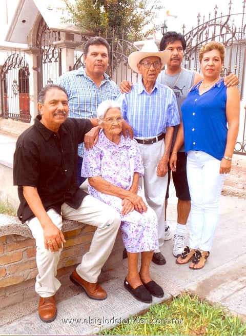 Madre Chayo, Ana María Tueme, Yolanda Estrada, Rosa María Lack, Georgina Abraham, Tere Hernández y Angelina Marmolejo.