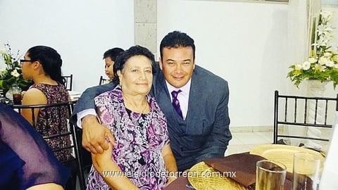 Ana María viuda de Galván y Carlos Galván.