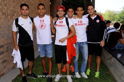 Carlos, Yumeri, Paco, Joel, José y Lalo.