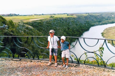 Niños Enrique Vázquez y Edy Cano de vacaciones en R. Dominicana.