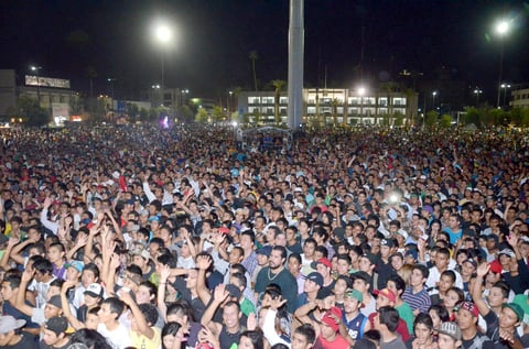 Una niña extraviada, pleitos y el derrumbe de una valla, aunado a un público sumamente molesto, fue el preámbulo del concierto de La Mala Rodríguez, última actividad del Festival Julio Torri en Torreón.