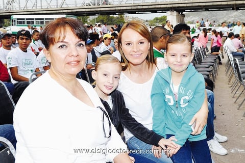 Brigada de limpieza. Ángeles, Mariángel, Ruth y Paulina.