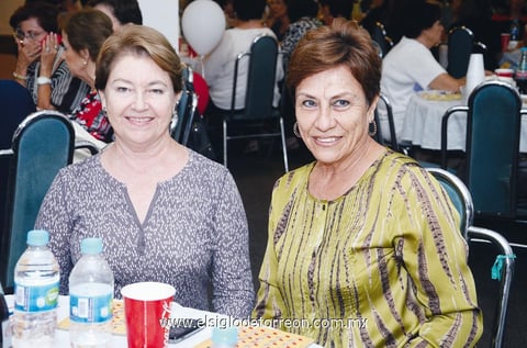 En tarde de bingo. Luz María y Guadalupe.