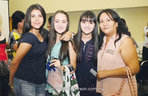 Cecilia, Karla, Priscila y Karina.