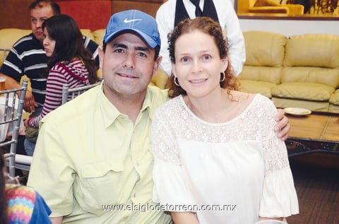 En pareja. Daniel y Mayte.