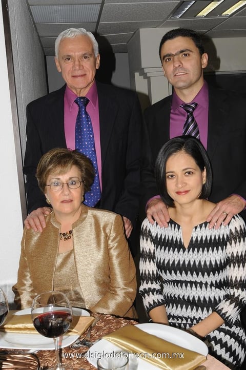Apolo, Luis, Alicia y Renata.