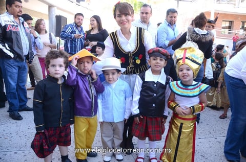 Día de la ONU. Paula, Gabriel, José Carlos, Bernardo, Paulina y Maximilano.