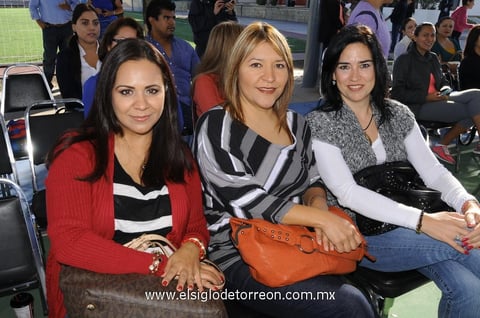 Karen Acuña, Isabel Tamez y Dora A. Muñoz.
