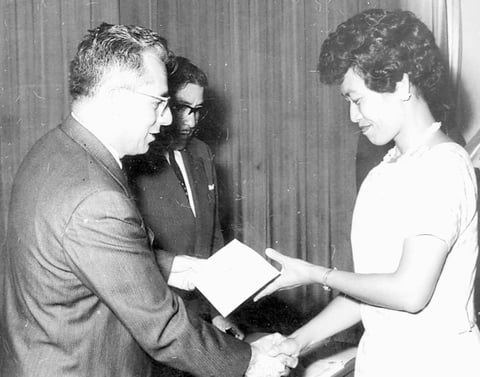 Profesor Abel Valadez y Laura Emma Wong, 1967.