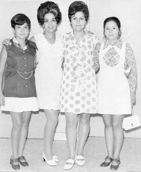 Nena Fernández, Lety Garza, Brenda Arias y Cristina Moreno en un evento en Sertoma en 1970.